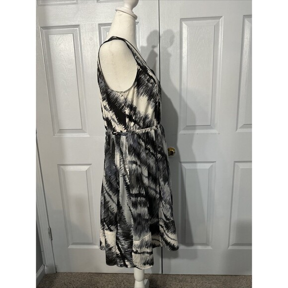 Vera Wang Black & White Sleeveless Art Stripe Dress - Size M Flowy Sheer Layered - Picture 3 of 11
